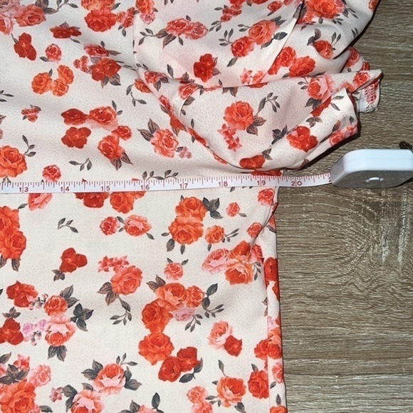 La Mode Floral Flutter Sleeve Blouse Women Size M Orange Rose Print Top NWT - Picture 5 of 6